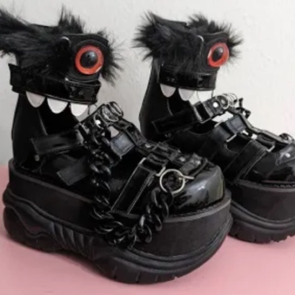 Demonia Chomp N' Stomp Platform Sandals